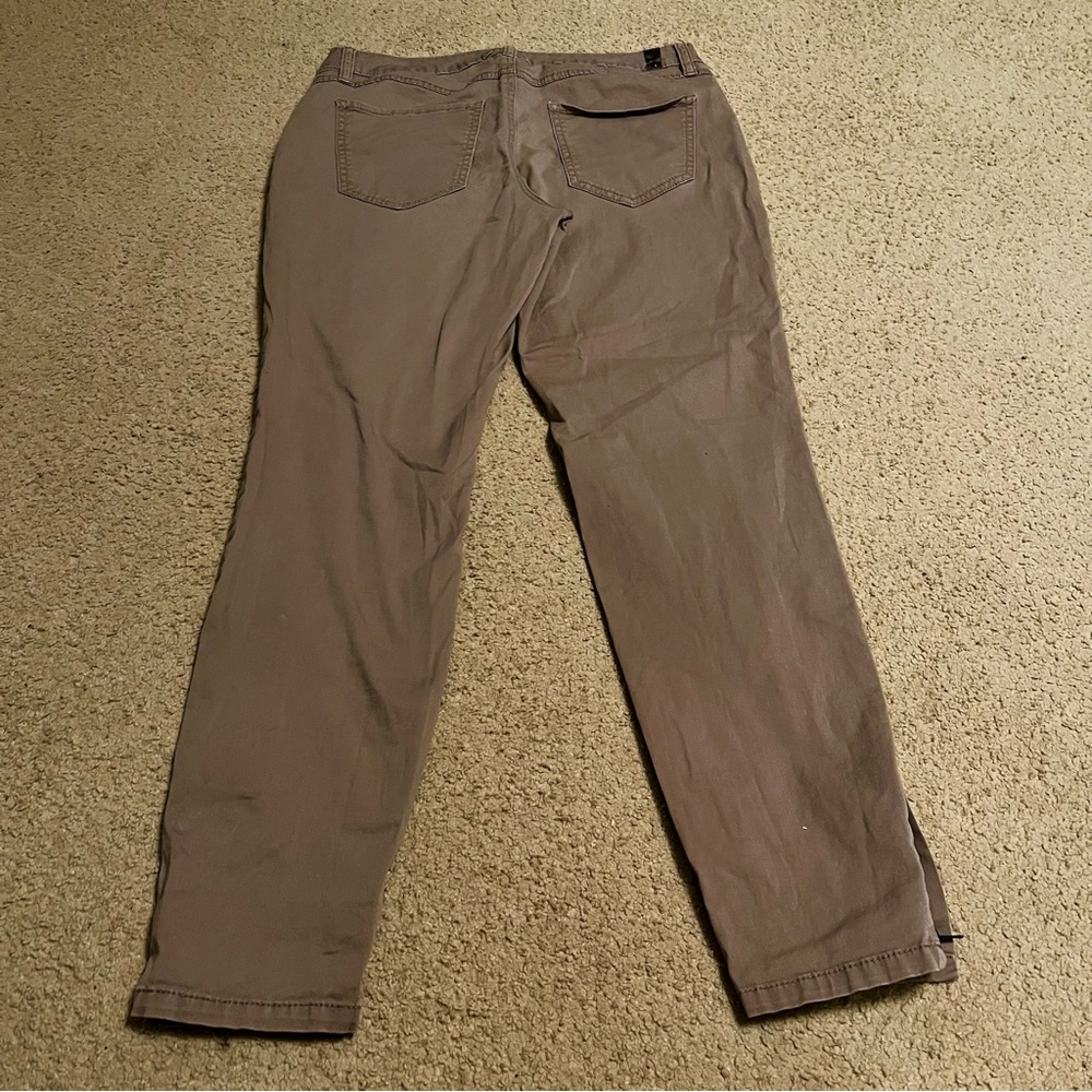 Lauren Conrad pants size 8 with zipper at heels - Picture 3 of 5